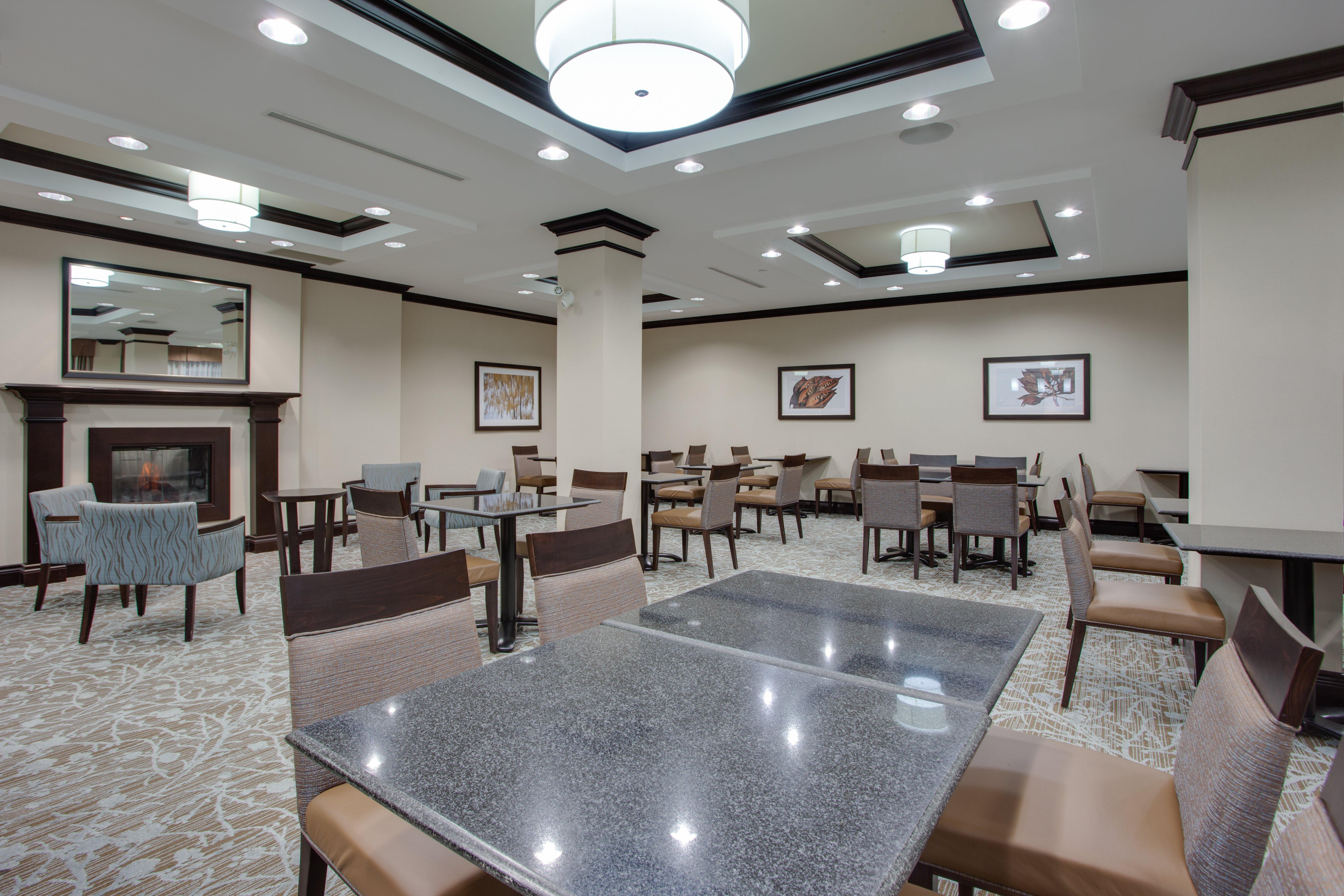 Holiday Inn Express & Suites Ottawa East-Orleans By Ihg Exterior foto