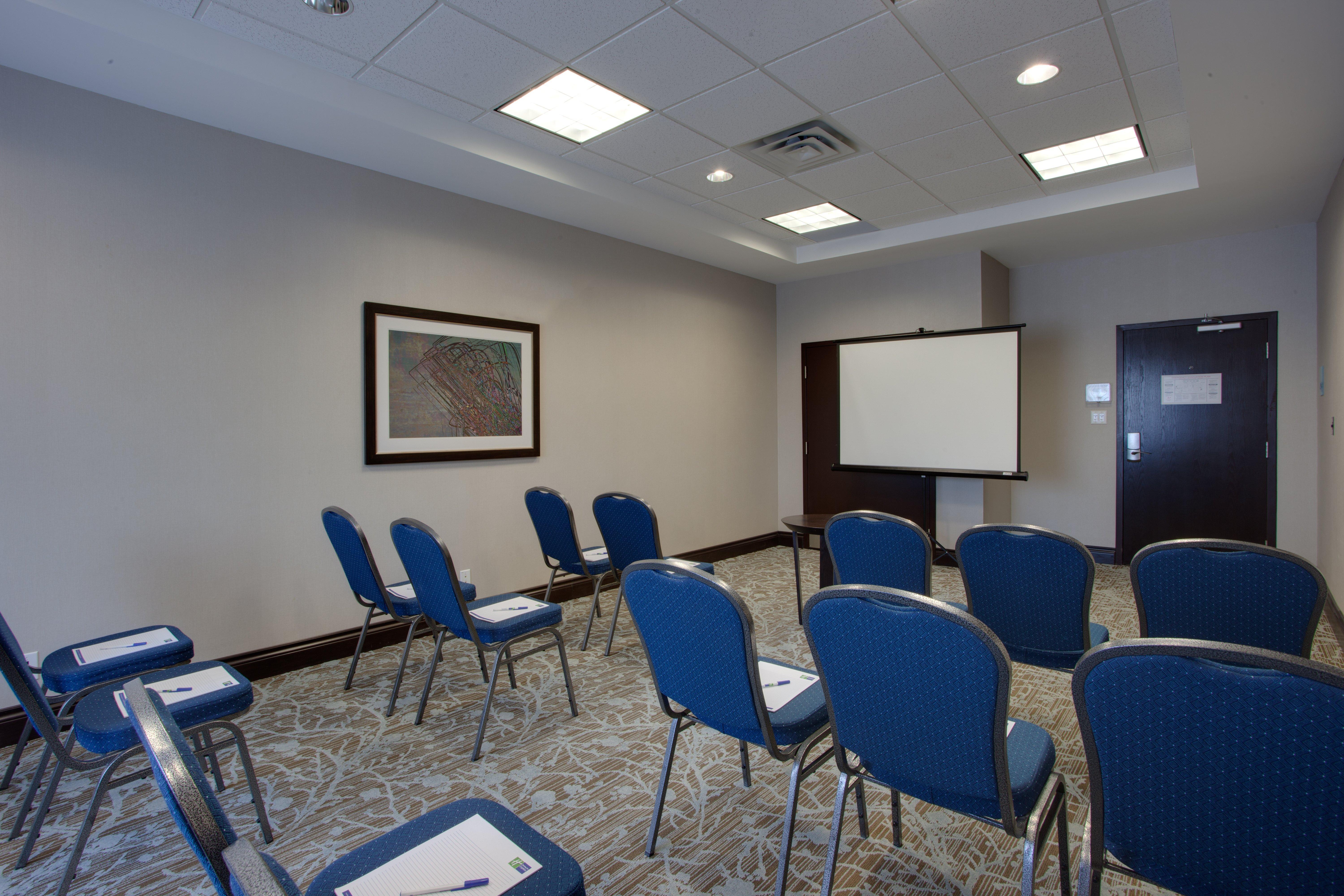 Holiday Inn Express & Suites Ottawa East-Orleans By Ihg Exterior foto