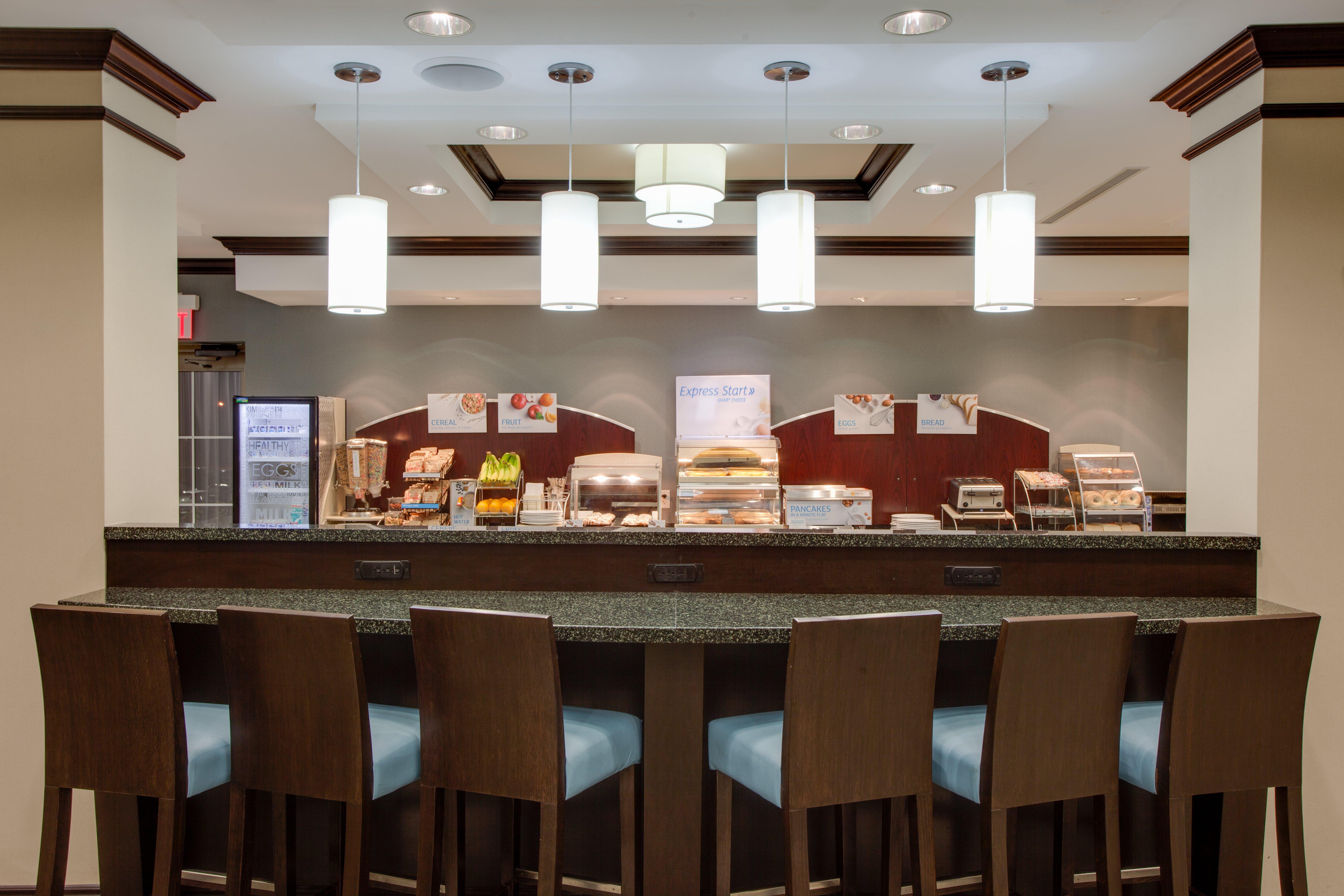 Holiday Inn Express & Suites Ottawa East-Orleans By Ihg Exterior foto