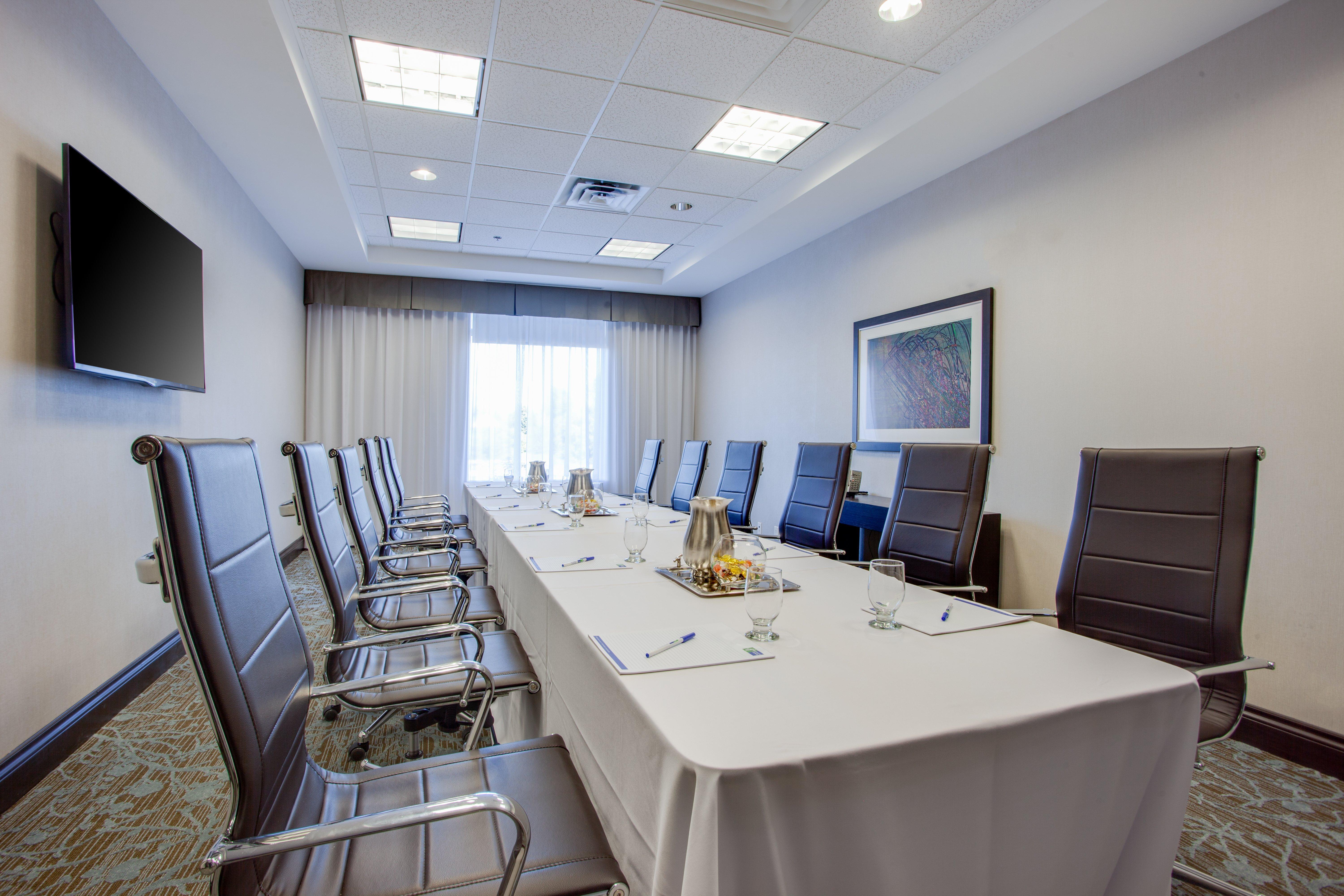 Holiday Inn Express & Suites Ottawa East-Orleans By Ihg Exterior foto